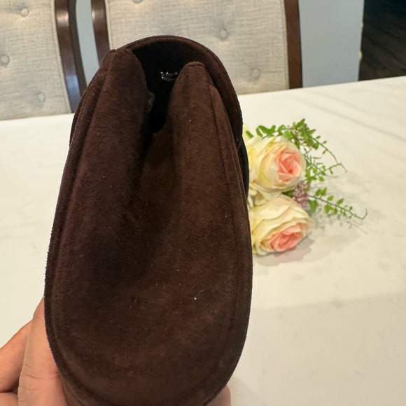 Authentic Salvatore Ferragamo wristlet - Picture 7 of 16